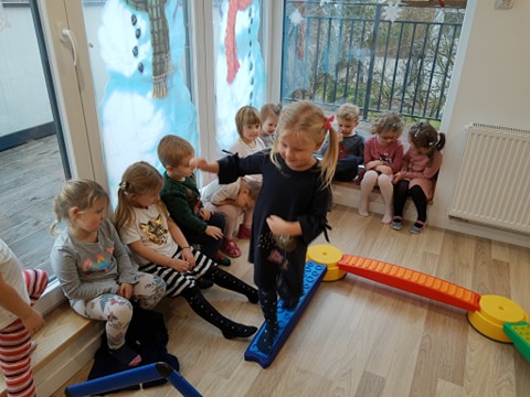 Kolorowy tor przeszkód u&nbsp;Hipciów